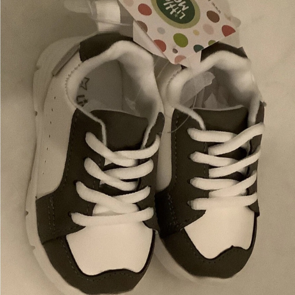 Boys Sneakers Size 5 Little Me Grey White Shoes - Picture 3 of 7